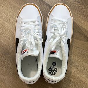 Nike Men's White and Black Sneakers